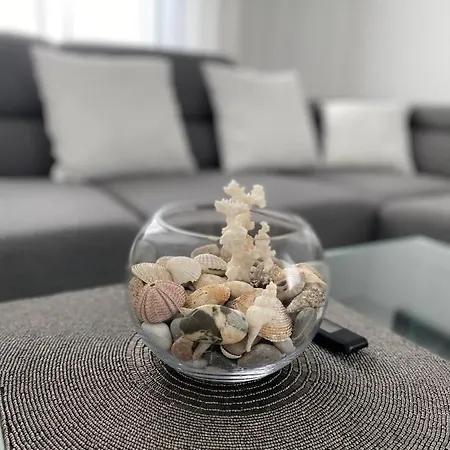 House Canis * Žuljana