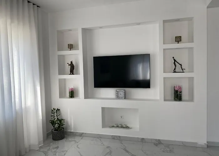 House Canis * Žuljana